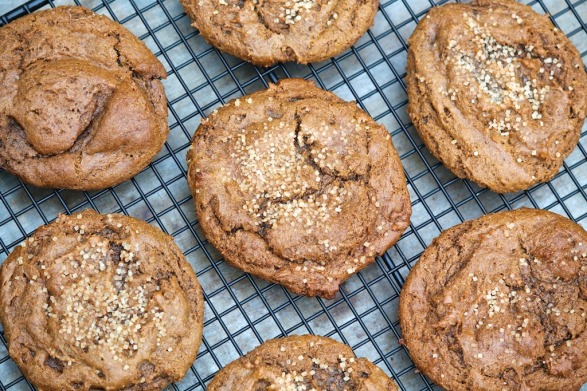 I baked a batch of these cookies with a gluten-free flour blend to see how that worked with the neat egg, and the result was outstanding. I omitted the sugar topping on half of this batch and sprinkled (instead of rolling) the other half. The cookies still taste delicious without it, but the coarse sugar provides a hint of crunch and gives them a pretty look.
