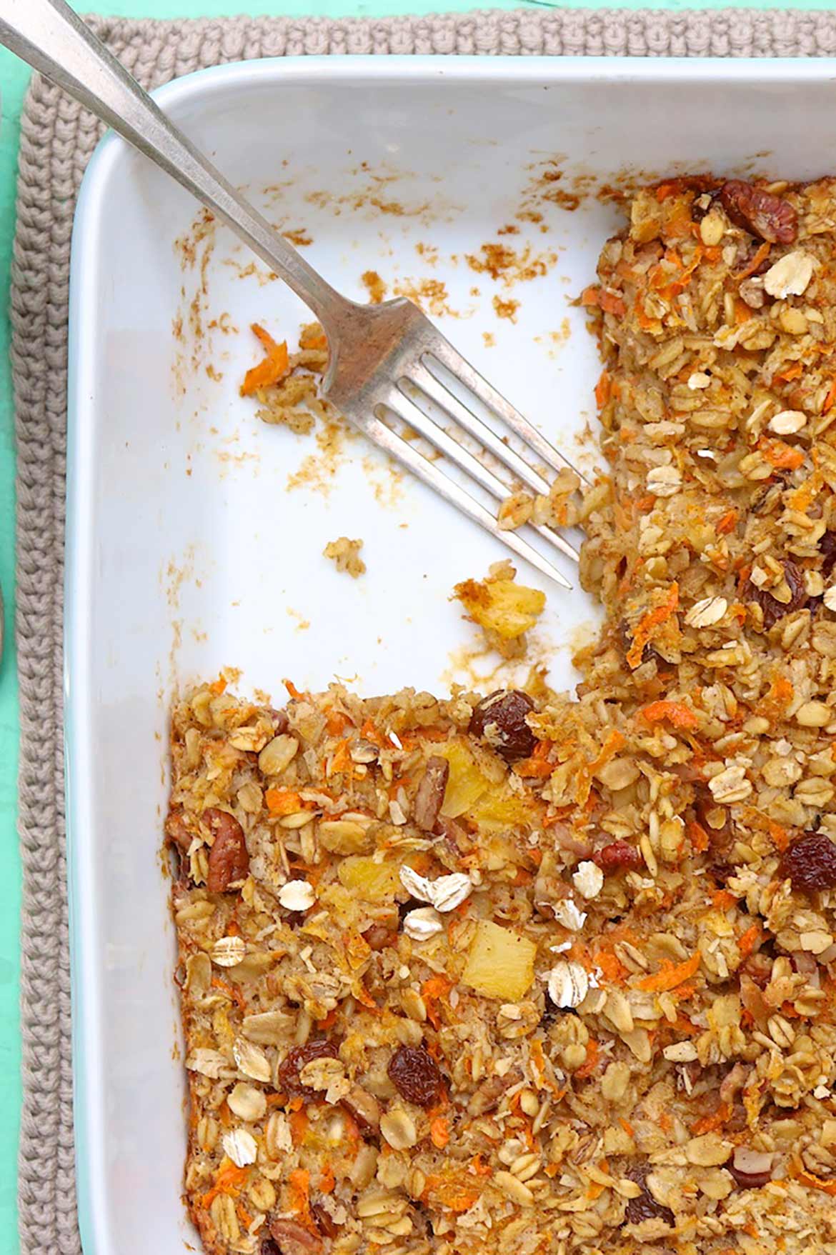 The warm, spiced flavors of the classic muffin find their way into a satisfying baked oatmeal for a healthy, make-ahead way to start your day!