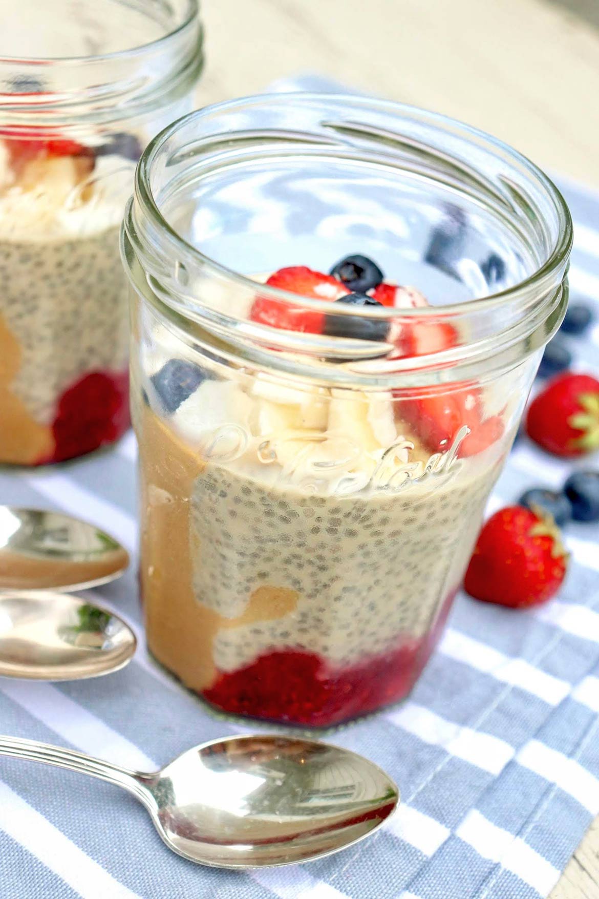 An option to overnight oats, healthy, prep-ahead PB&J Chia Pudding is surprisingly delicious and super satisfying. Easy to customize to taste too.