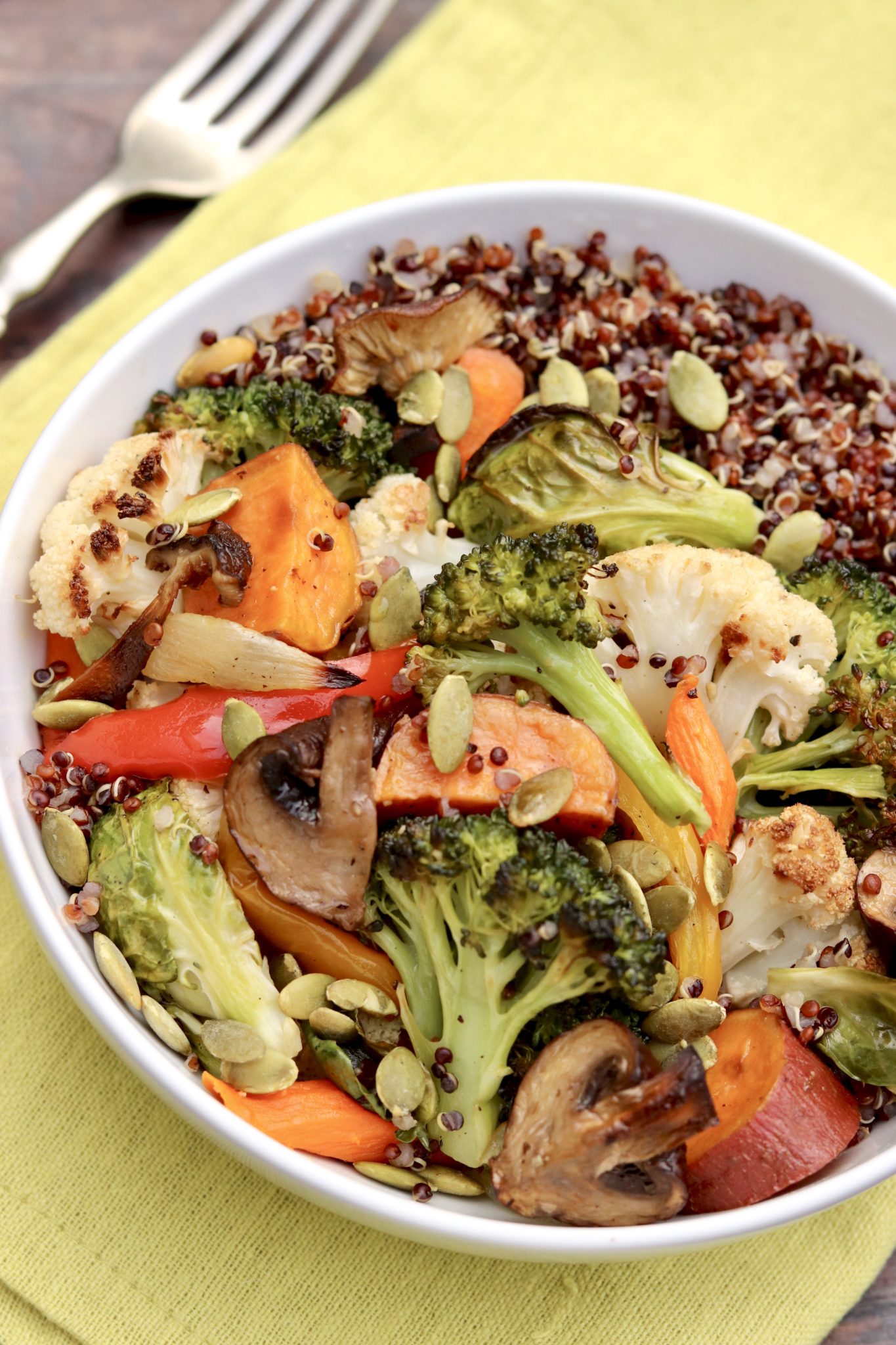 This convenient guide offers cooking times, temperatures, helpful hints and lots of delicious ideas to make the most of inexpensive, healthy, versatile veggies!