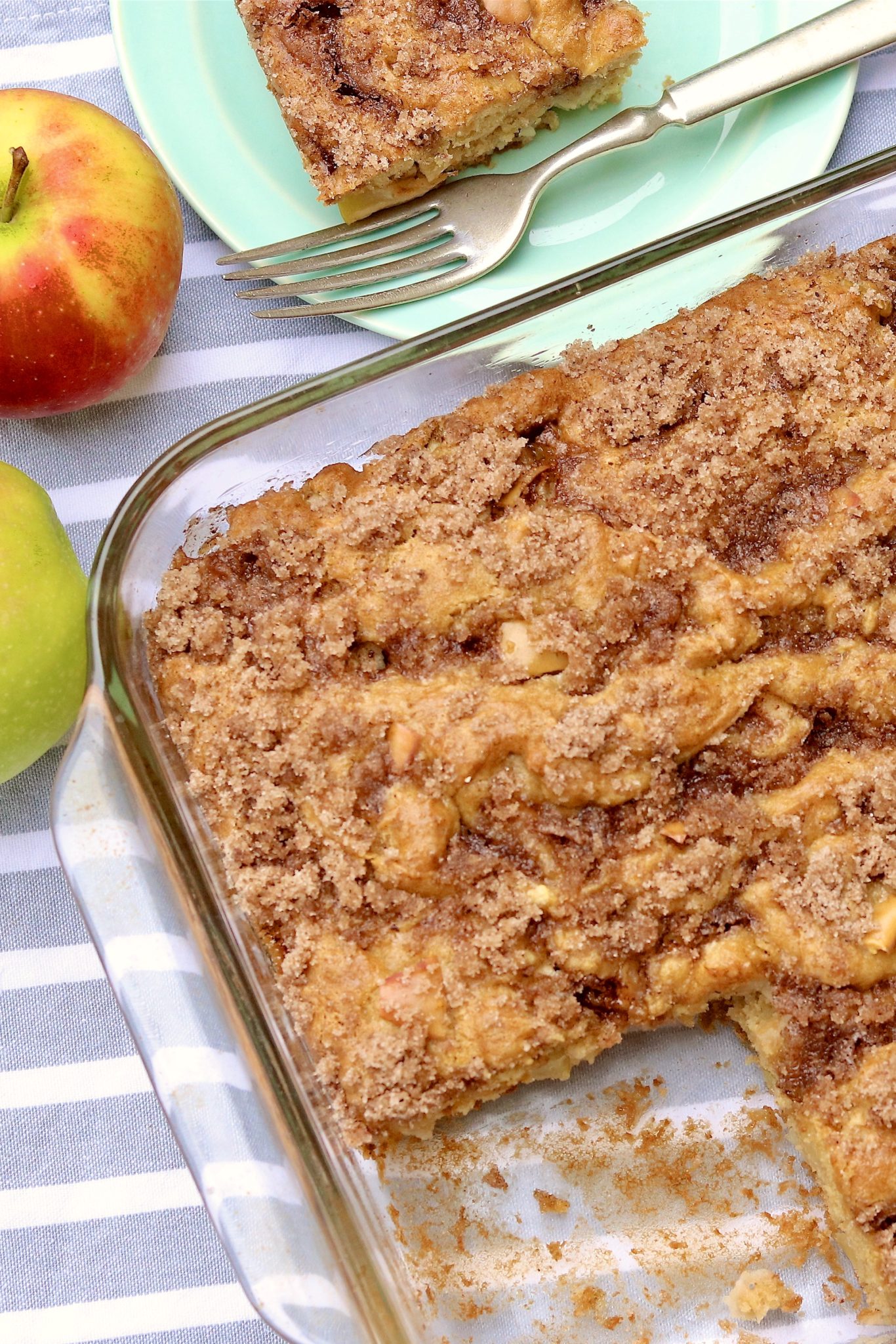 APPLE CRUMB CAKE - a go-to dessert for fall and winter, from holiday meals and casual entertaining to easy weeknight desserts-AND it passes as coffee cake!