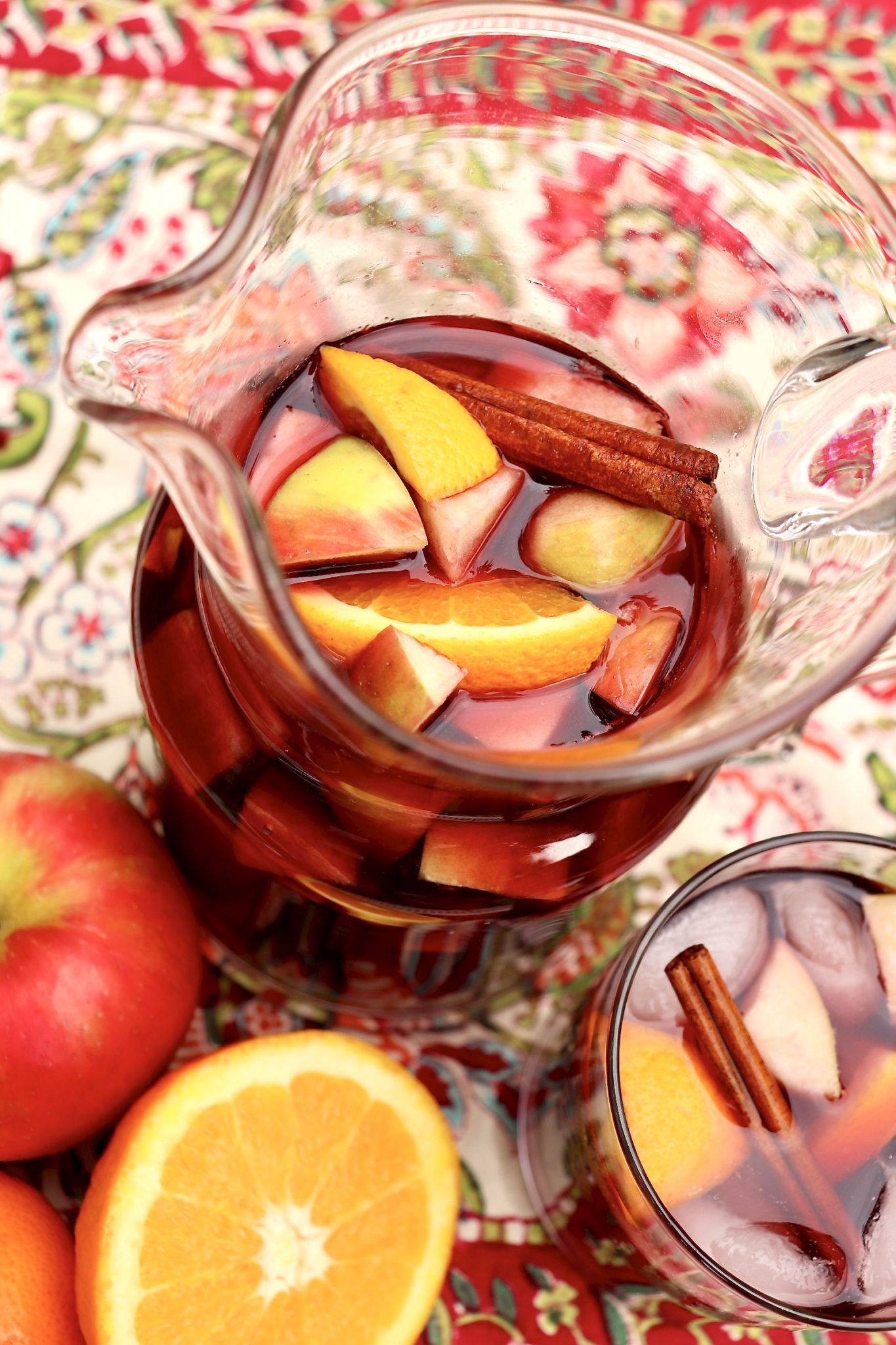 Holiday Sangria - perfect for Thanksgiving, Friendsgiving and all of your holiday celebrations, this a make-ahead cocktail is a festive crowd-pleaser