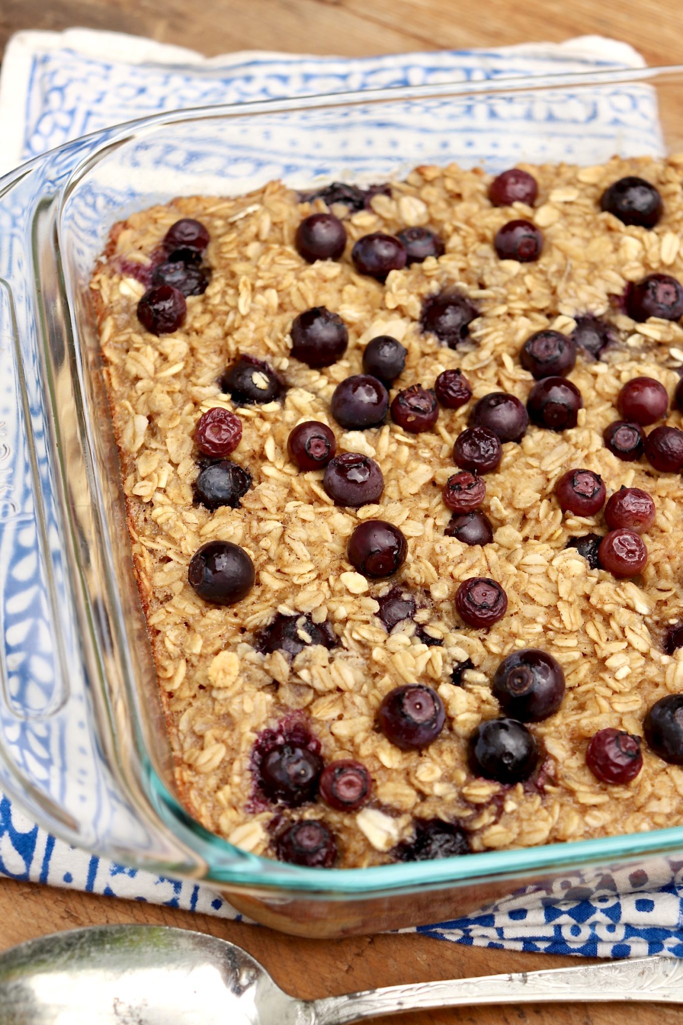 With just 5.3 grams of added sugar per serving, this healthy, wholegrain breakfast relies on the natural sweetness of whole fruit to deliver great taste that we can feel good about. For added convenience, the recipe offers choices!