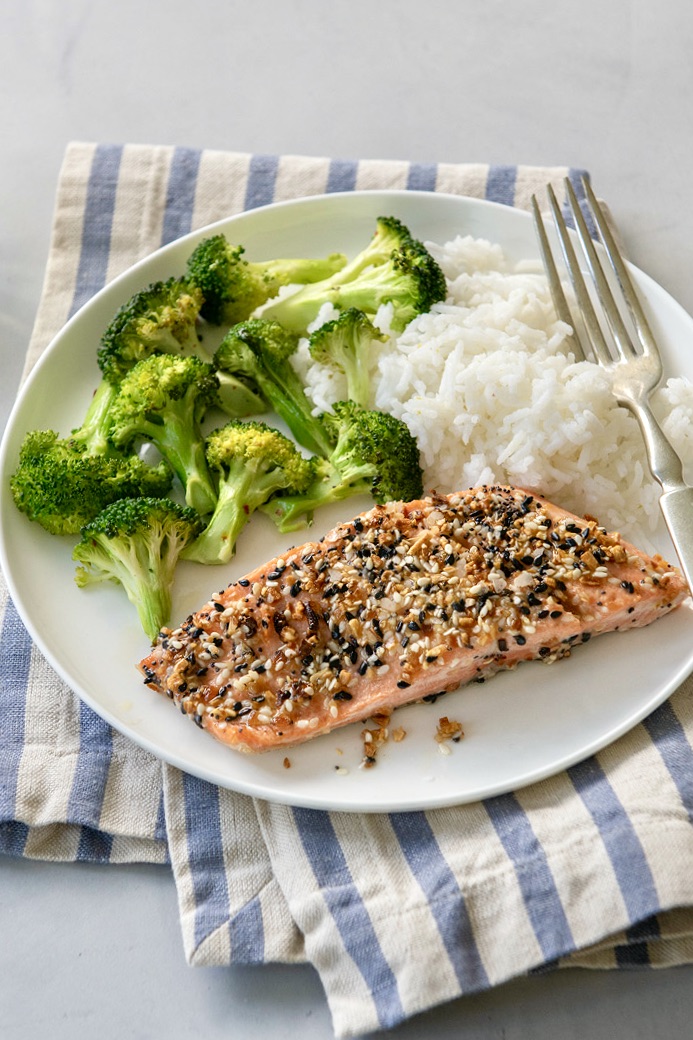 When used on salmon, the classic bagel coating provides crisp crunch and great flavor for a super speedy meal the whole family will love!