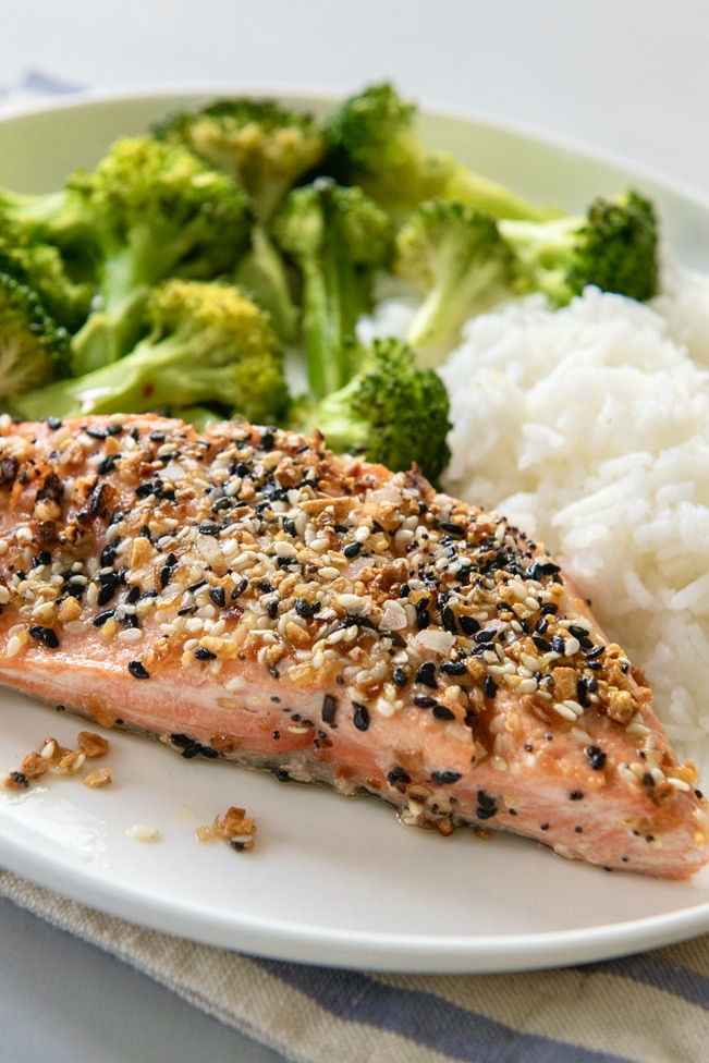 When used on salmon, the classic bagel coating provides crisp crunch and great flavor for a super speedy meal the whole family will love!