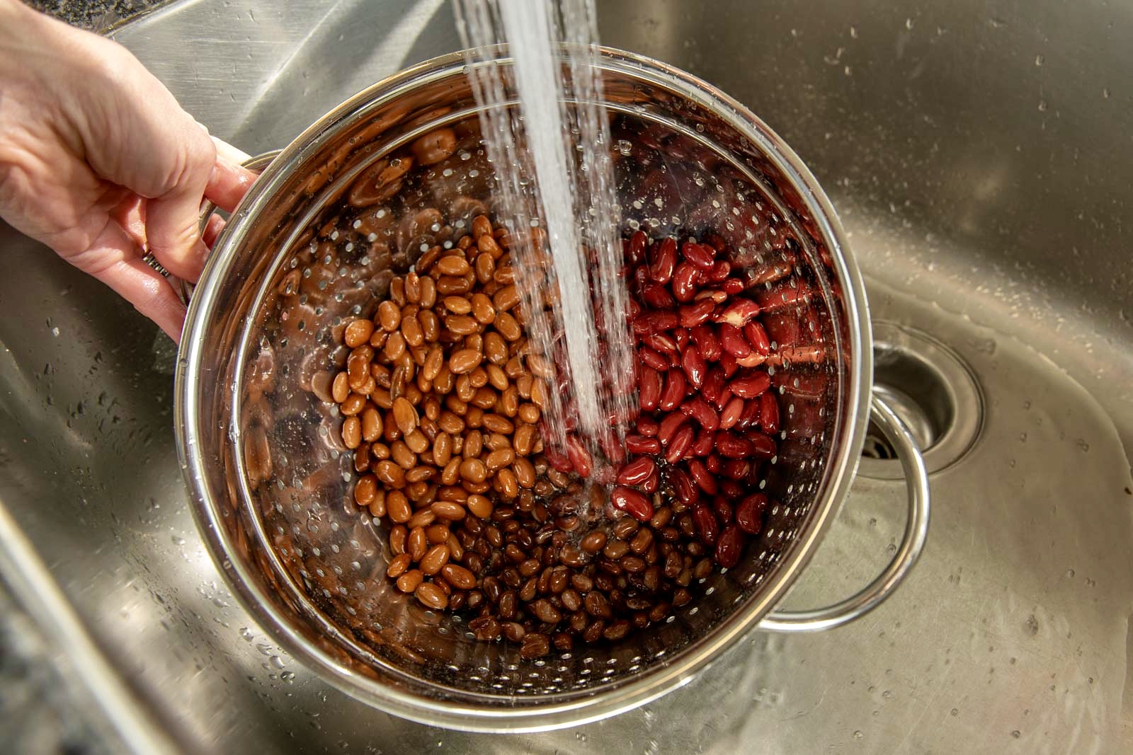 With its flavor-packed, quick-cooking, crowd-pleasing appeal, this meatless recipe defies traditional chili logic and is 100% worthy of the weekly dinner rotation!
