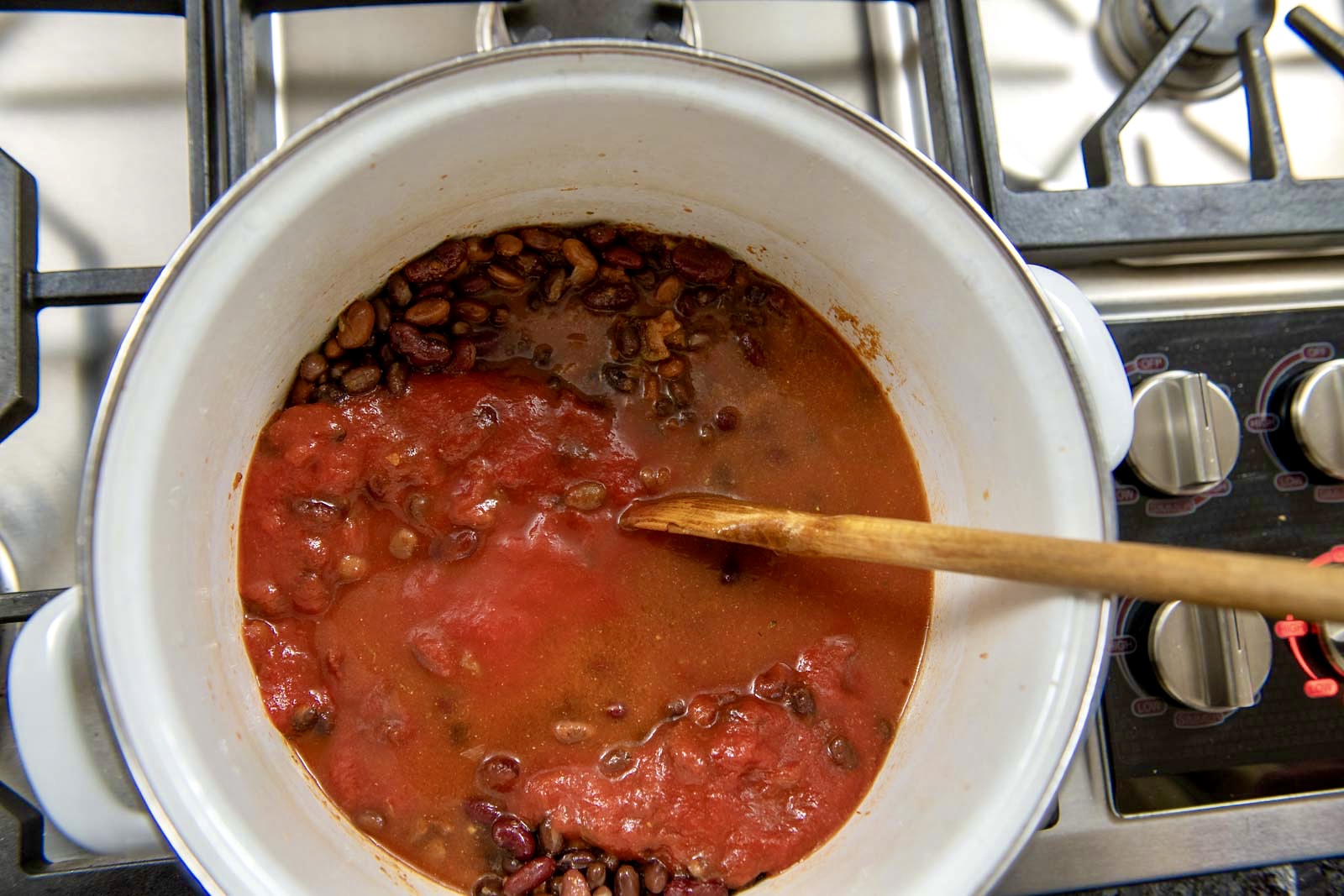 With its flavor-packed, quick-cooking, crowd-pleasing appeal, this meatless recipe defies traditional chili logic and is 100% worthy of the weekly dinner rotation!