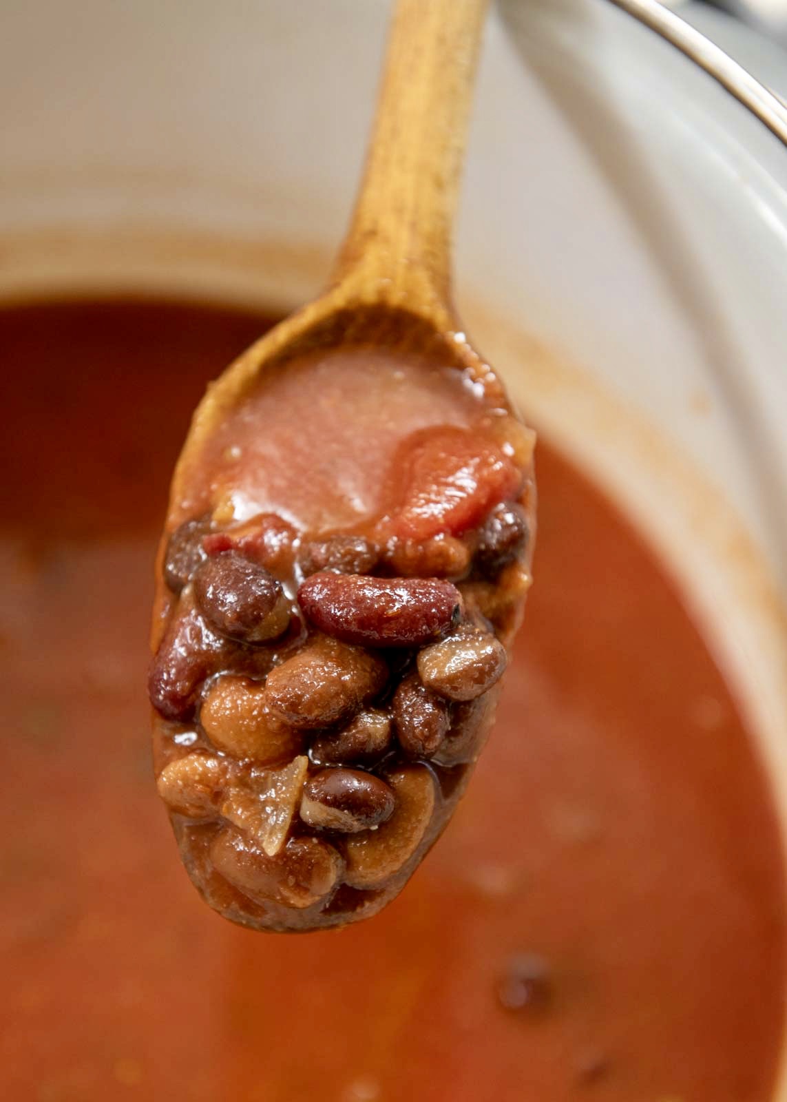 With its flavor-packed, quick-cooking, crowd-pleasing appeal, this meatless recipe defies traditional chili logic and is 100% worthy of the weekly dinner rotation!