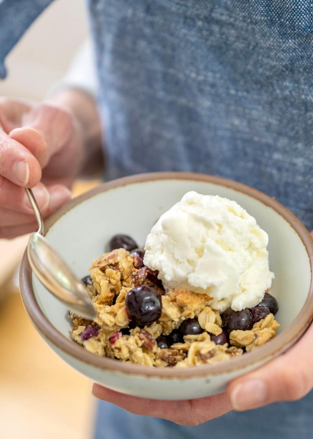 Plump, juicy blueberries provide a sweet foundation for an irresistible crisp topping you’ll want to use with other fruits too. Quick to make with dairy- and gluten-free options.