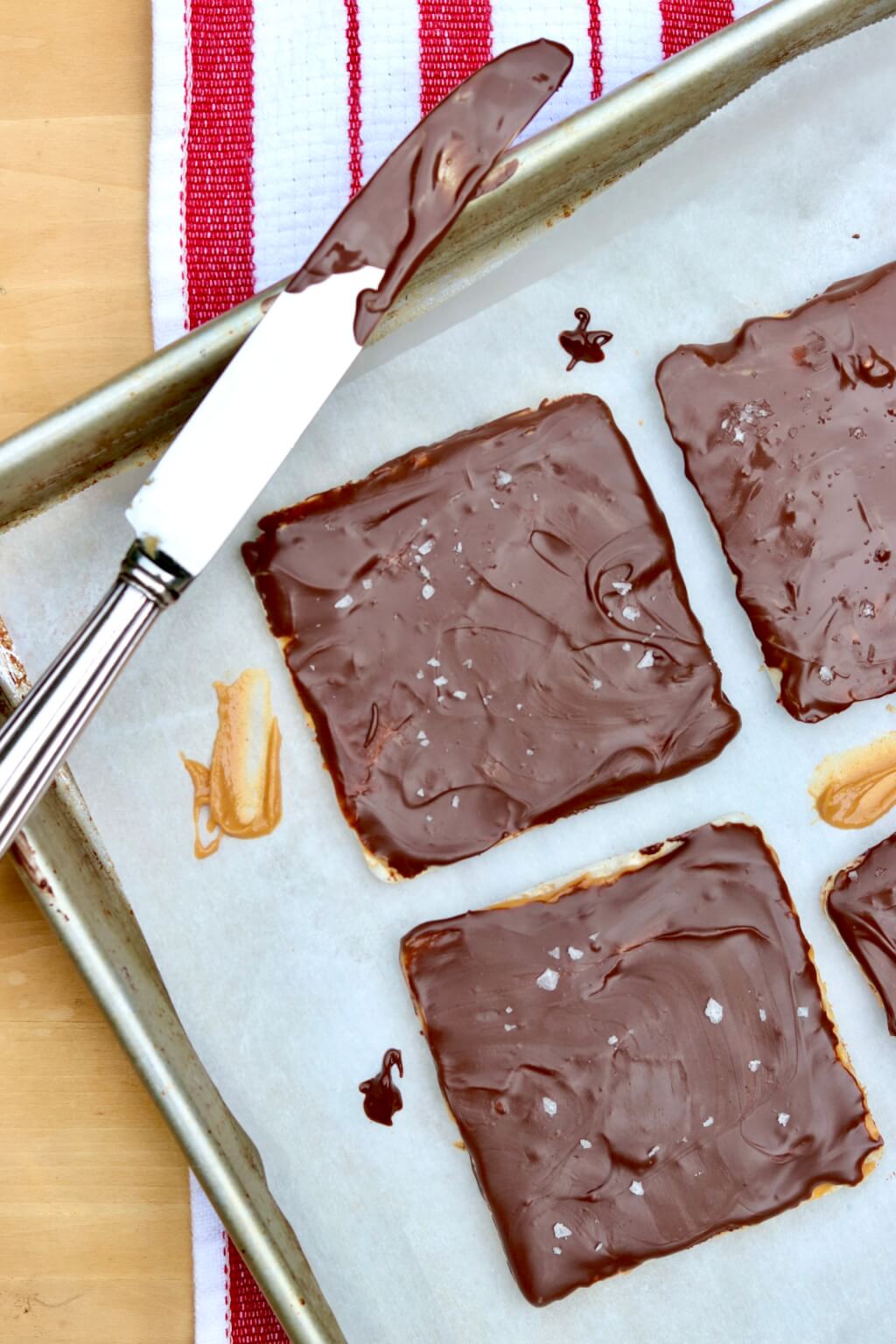 The viral recipe gets an easy upgrade for a better ratio of peanut butter and chocolate to rice cake. And with one tablespoon of peanut butter and just two teaspoons of chocolate per rice cake, it’s a mostly healthy snack too!