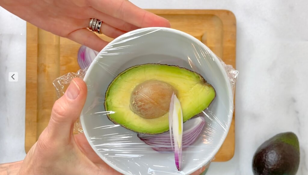 How To Keep Leftover Avocado Or Guacamole From Browning Fountain